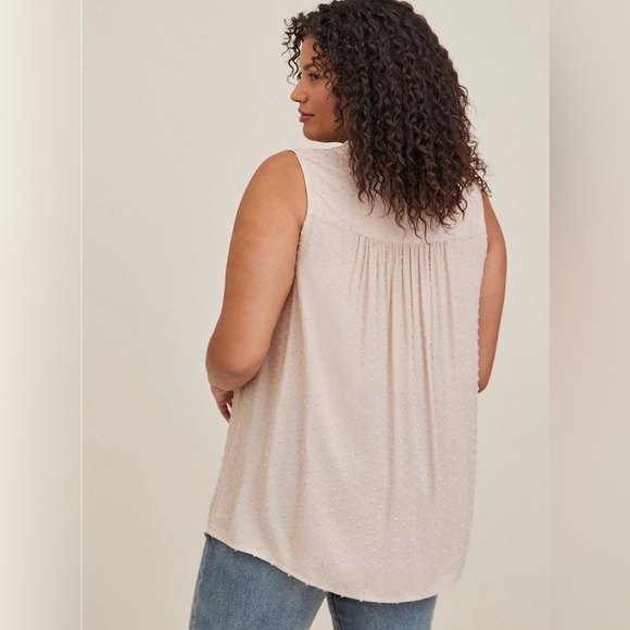 NWT Torrid Plus Swiss Dot Ruffle Trim Mock Neck Top, Mushroom Tan, Size 5X/28W - Picture 5 of 9